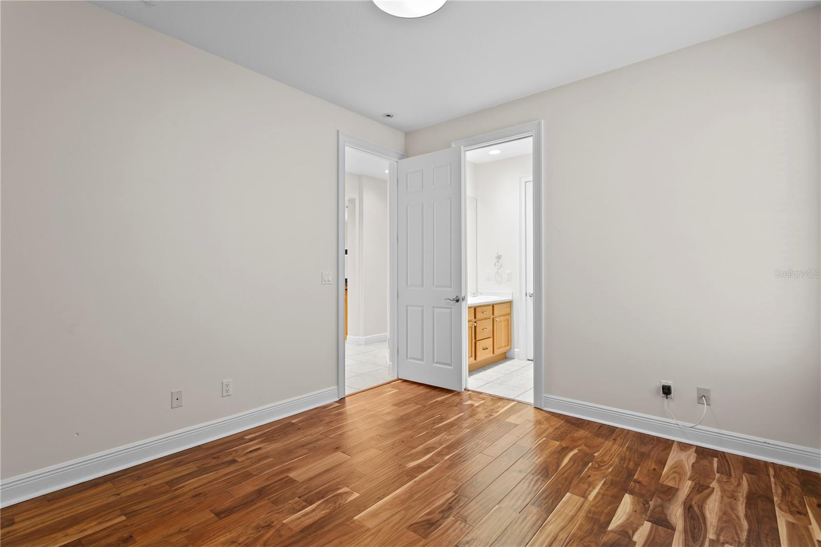 PASADENA GREENS - Residential