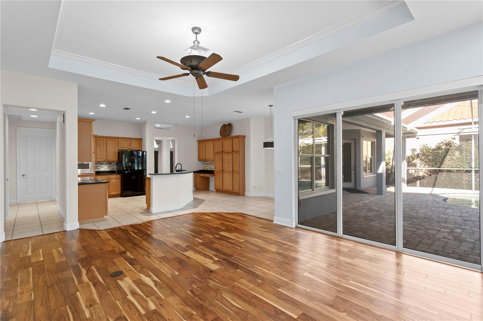 PASADENA GREENS - Residential