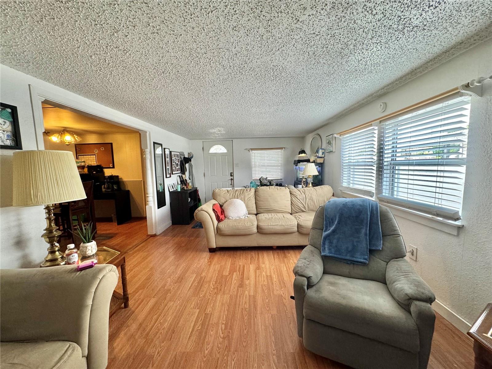 Photo 4 of 43 of 4100 BUENA VISTA LANE mobile home