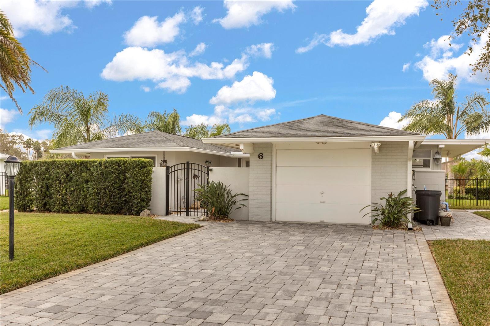 6 CARDWELL COURT