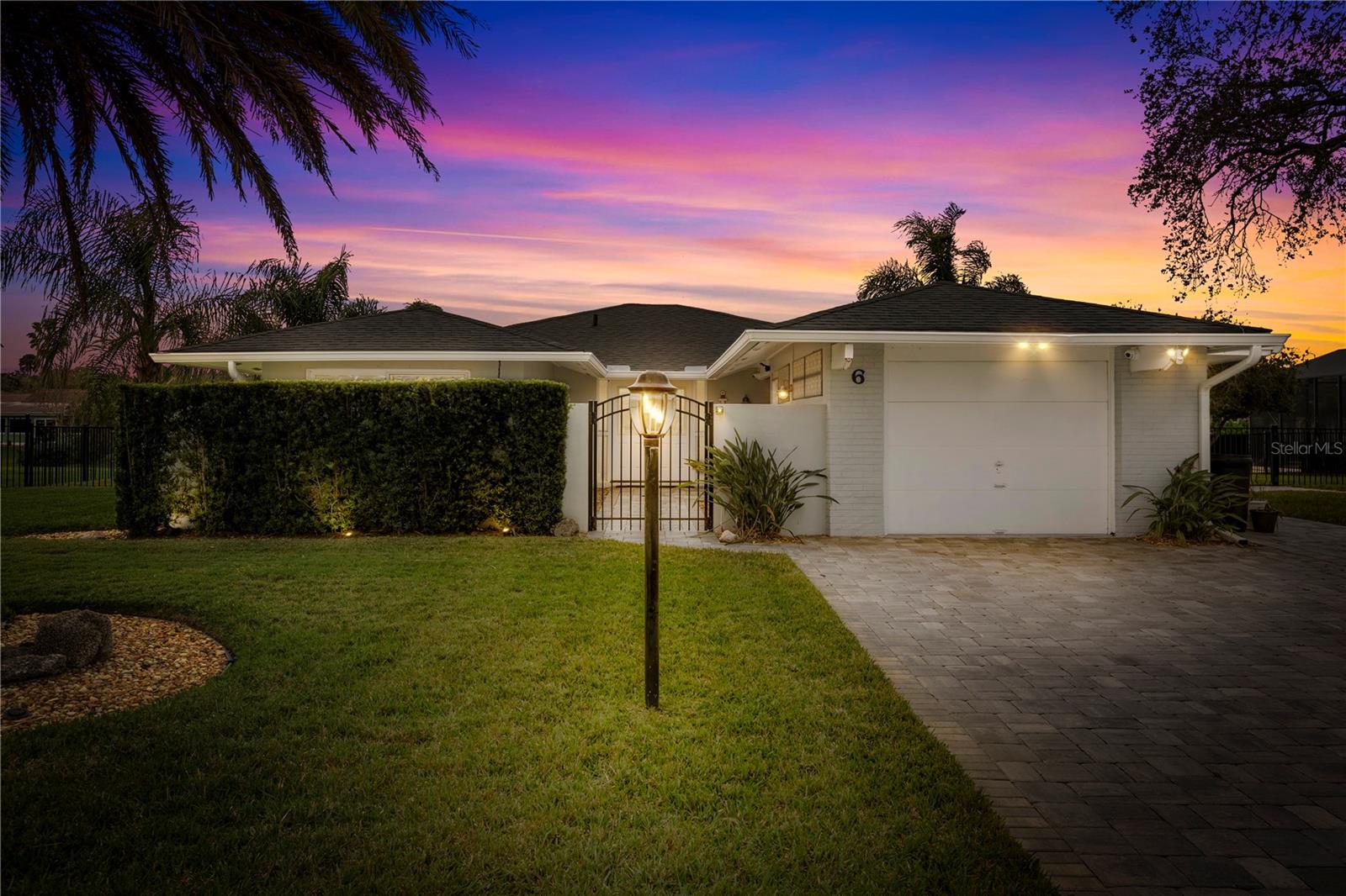 6 CARDWELL COURT