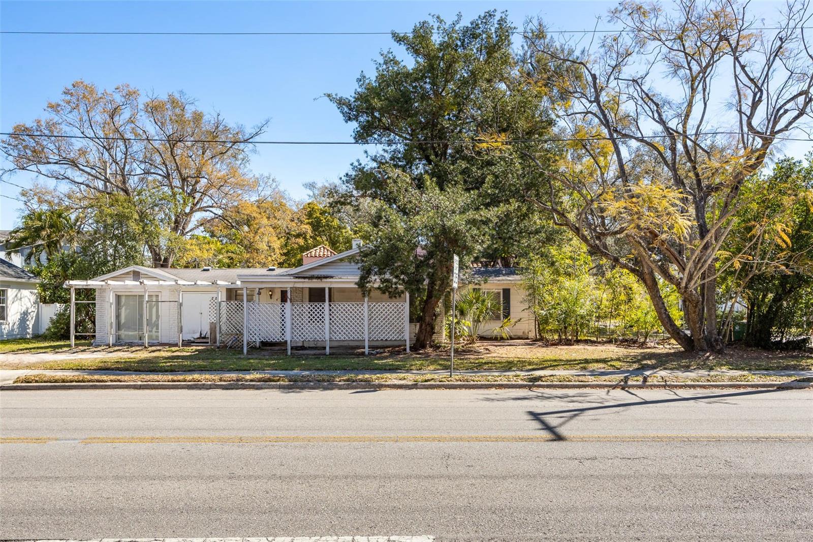 2627 W WATROUS AVENUE