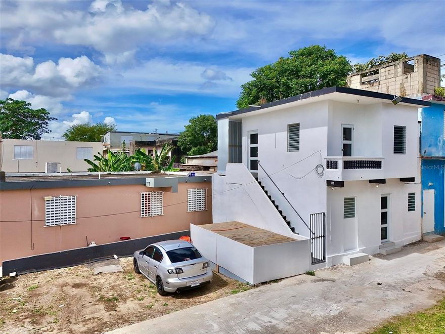 One or more photo(s) has been virtually staged. OFFICIALLY ON THE MARKET

For Sale | Arecibo, PR — This two-unit multifamily property with separate electric meters is located in the heart of downtown Arecibo, just aprox. 9 minutes from La Poza del Obispo, one of Puerto Rico’s most well-known beaches. Each unit offers approximately 450 square feet and features two rooms (a bedroom and an office). Unit #1 includes 1 full bathroom, while Unit #2 offers 1.5 bathrooms. Conveniently located near gas stations, retail stores, restaurants, and beaches, this property represents an excellent opportunity for income generation or comfortable living in one of the towns home to some of the island’s most iconic beaches. An affordable, well-located property with great potential.

DISCLAIMER: Some images have been virtually staged.