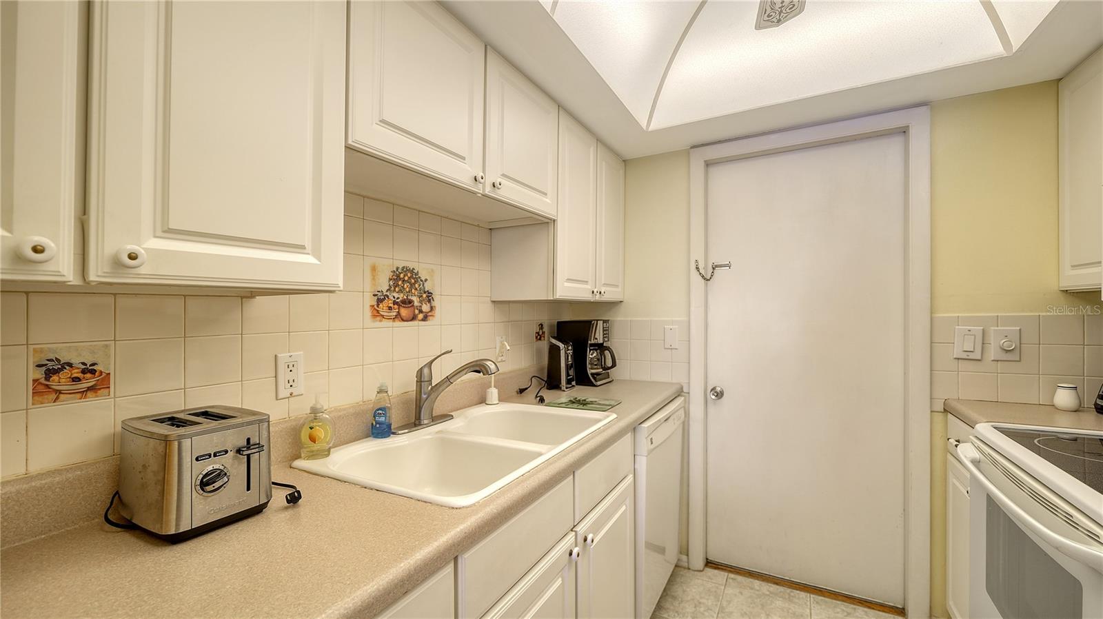 BEACH HARBOR CLUB - Residential