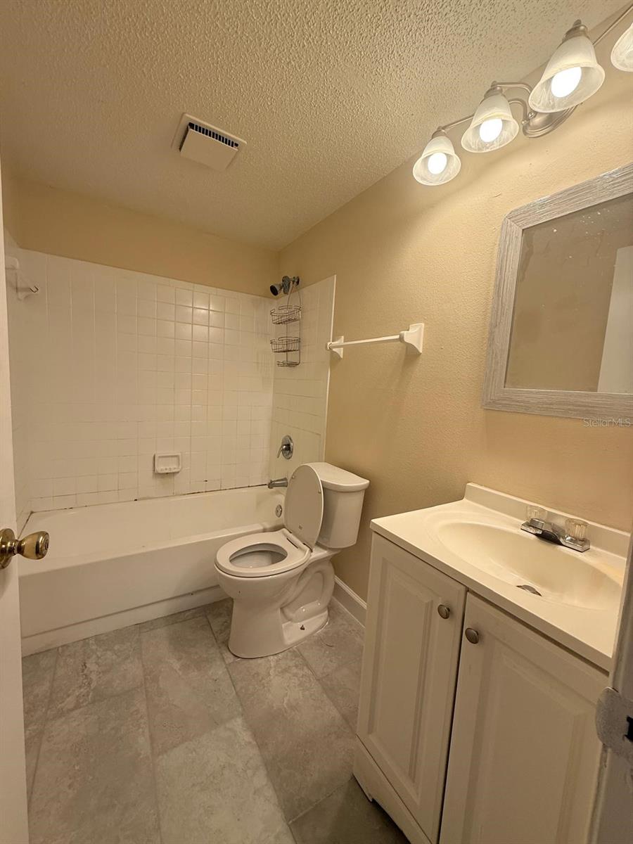 ROBS RESUB - Residential Lease