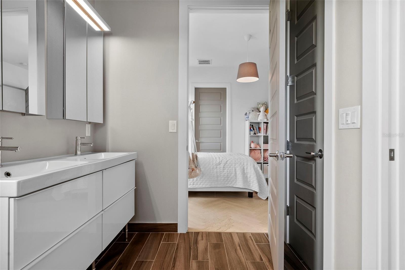 RIDGEWOOD - Residential