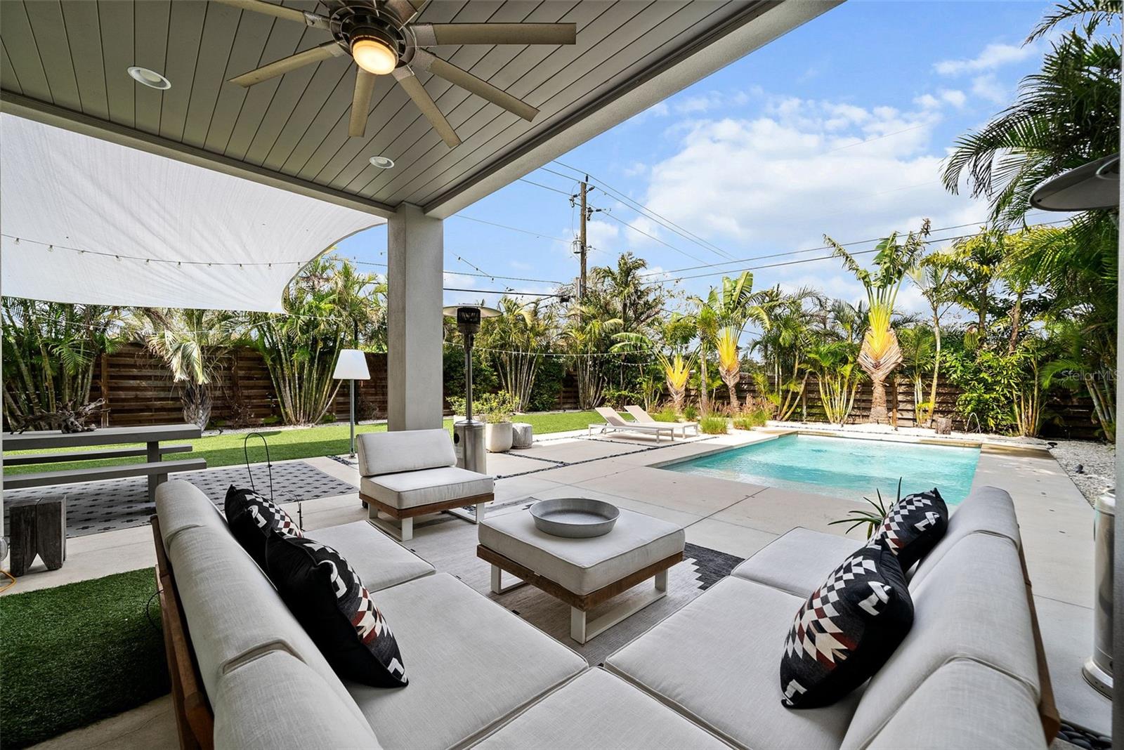 RIDGEWOOD - Residential