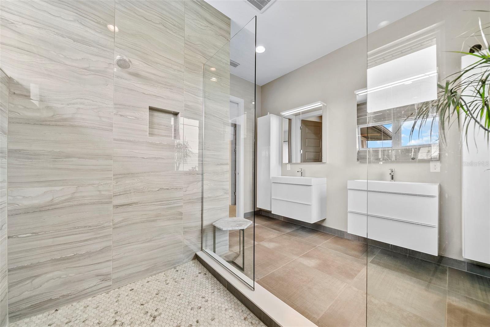 RIDGEWOOD - Residential