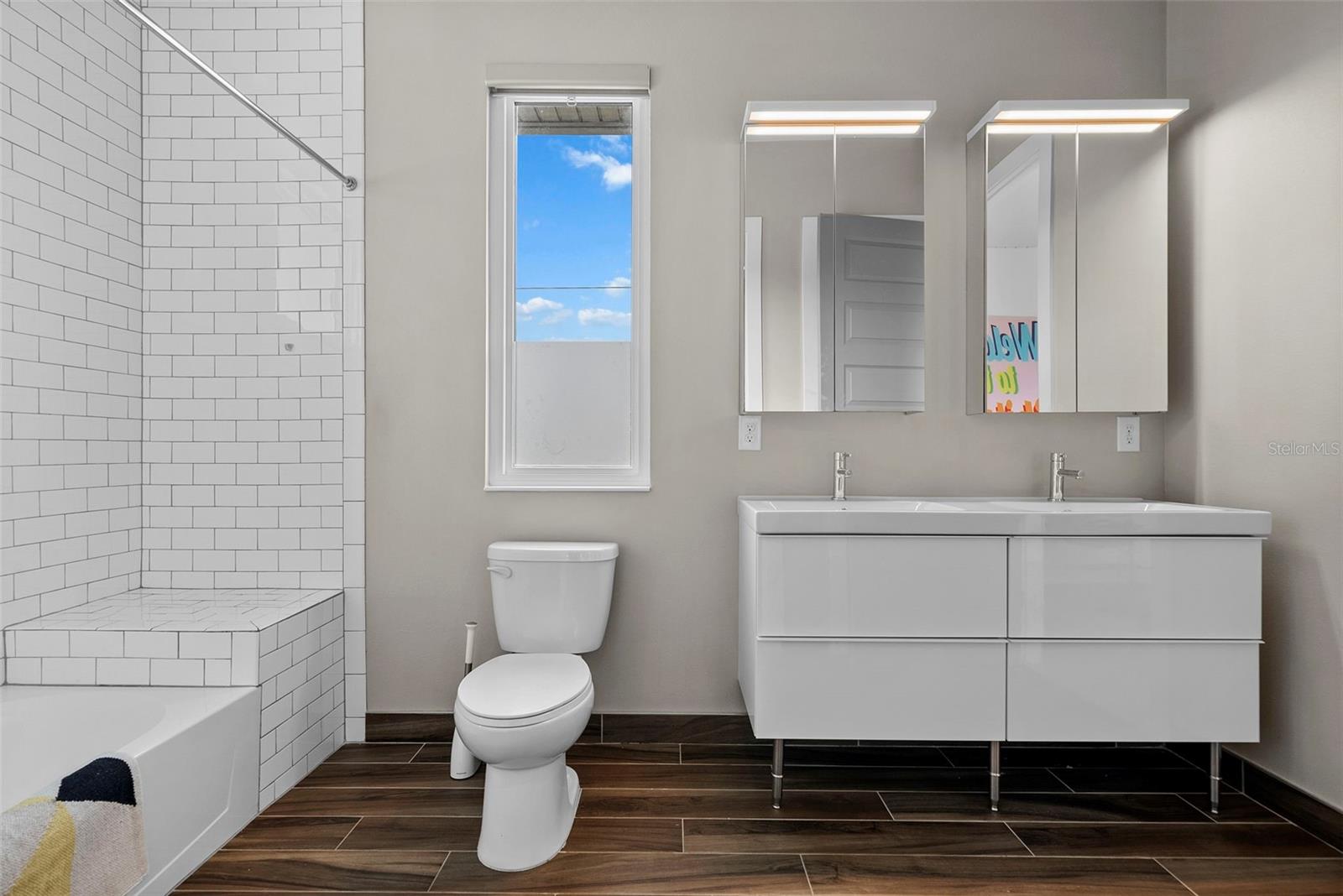 RIDGEWOOD - Residential