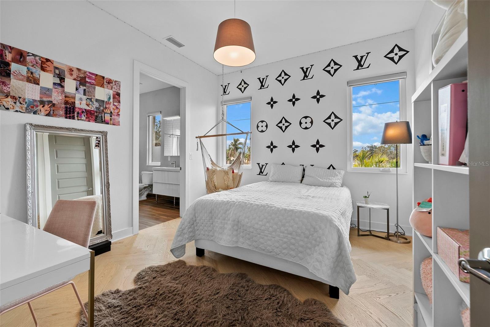 RIDGEWOOD - Residential