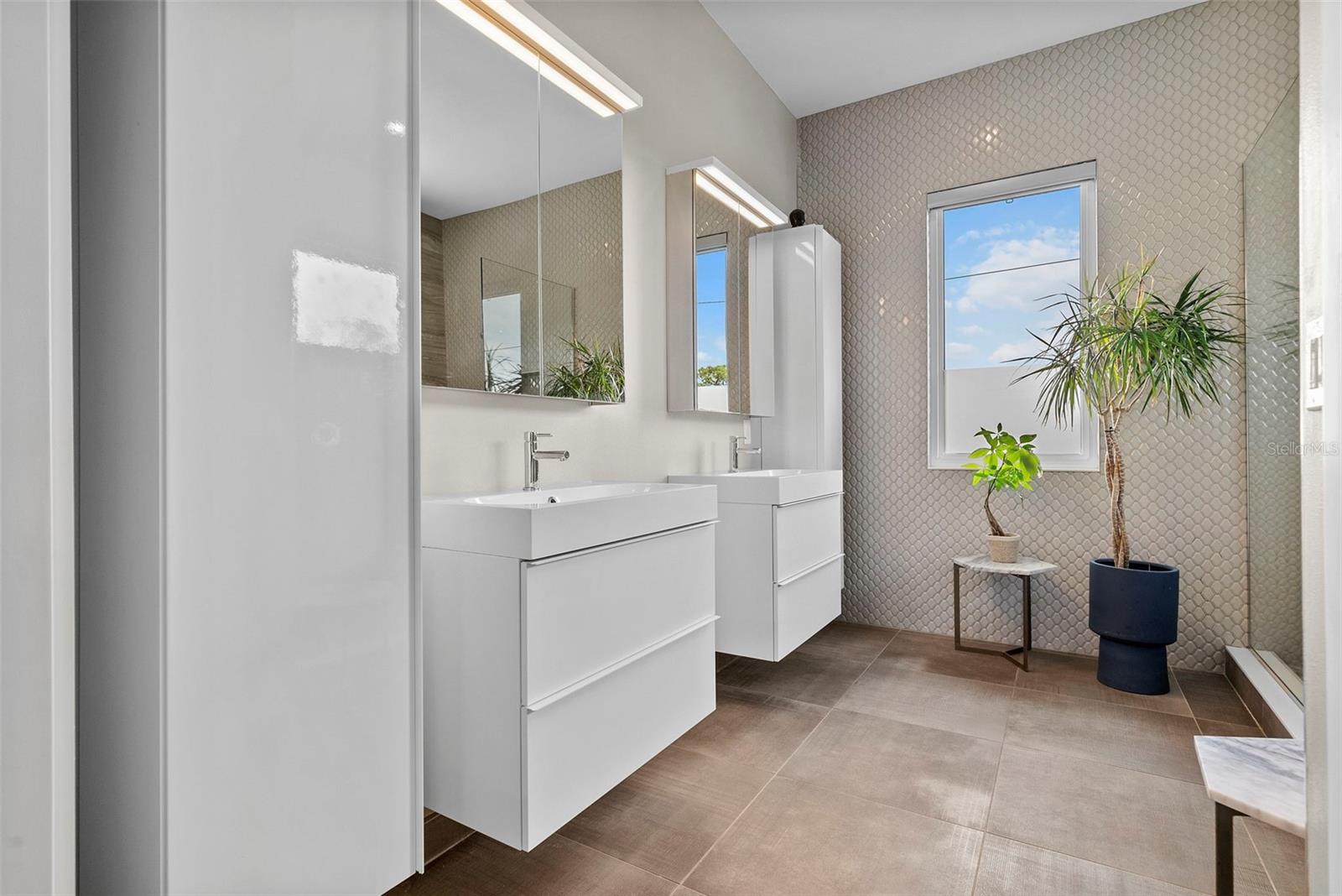 RIDGEWOOD - Residential