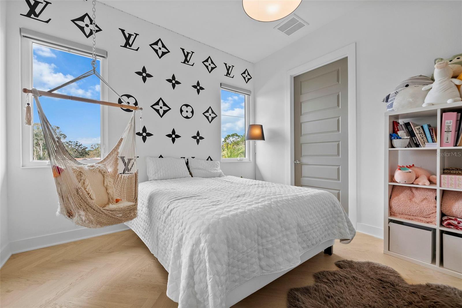 RIDGEWOOD - Residential