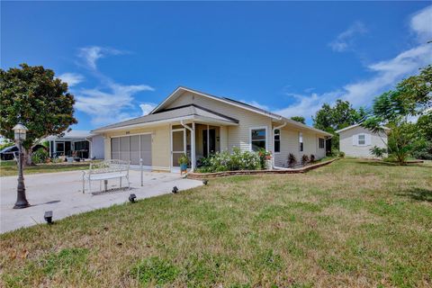 A home in LAKE WALES