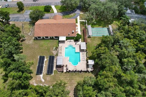 A home in LAKE WALES