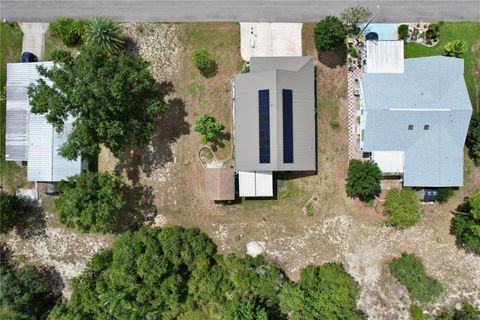 A home in LAKE WALES