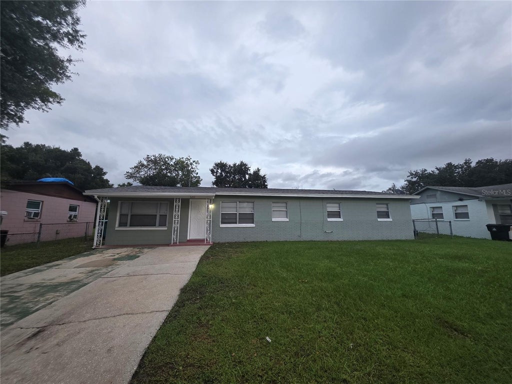 Photo of 1211 Poppy Avenue, Orlando, FL 32811 (MLS # O6453274)