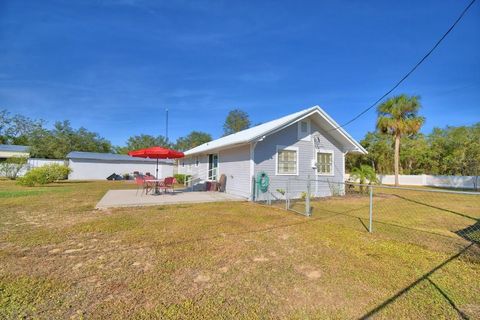 A home in LAKE WALES