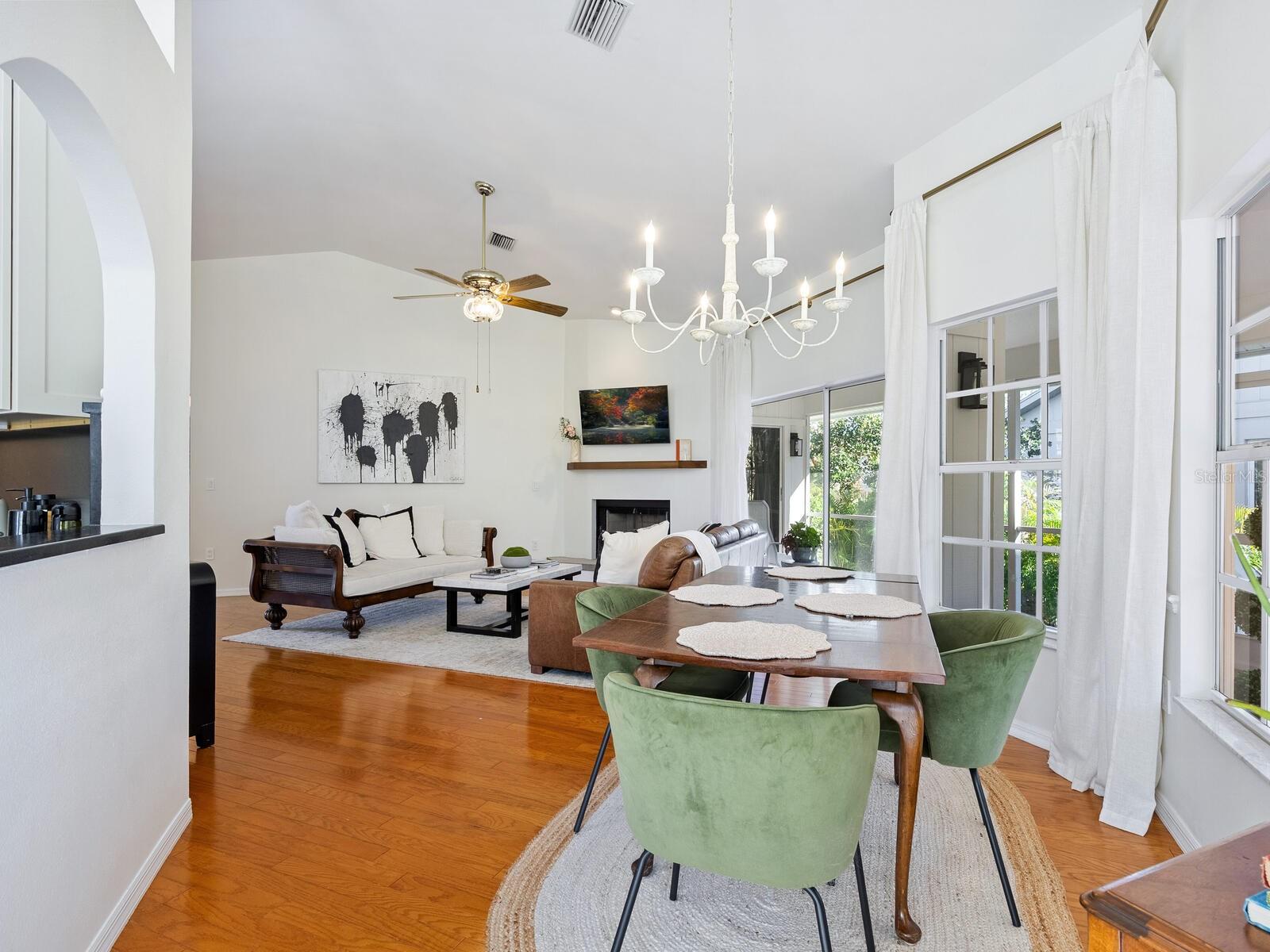 LAKES ESTATES - TIMBERLAKES - Residential