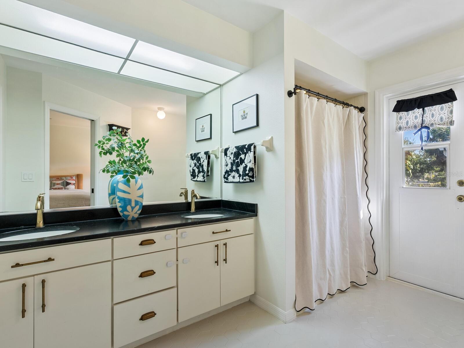 LAKES ESTATES - TIMBERLAKES - Residential