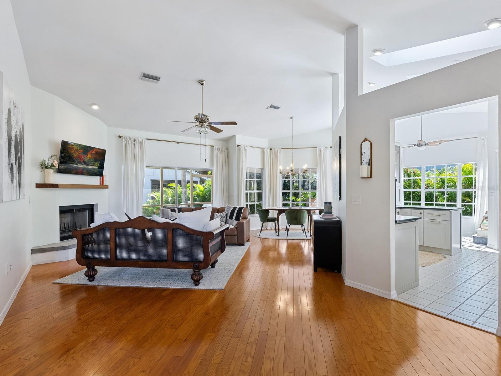 LAKES ESTATES - TIMBERLAKES - Residential