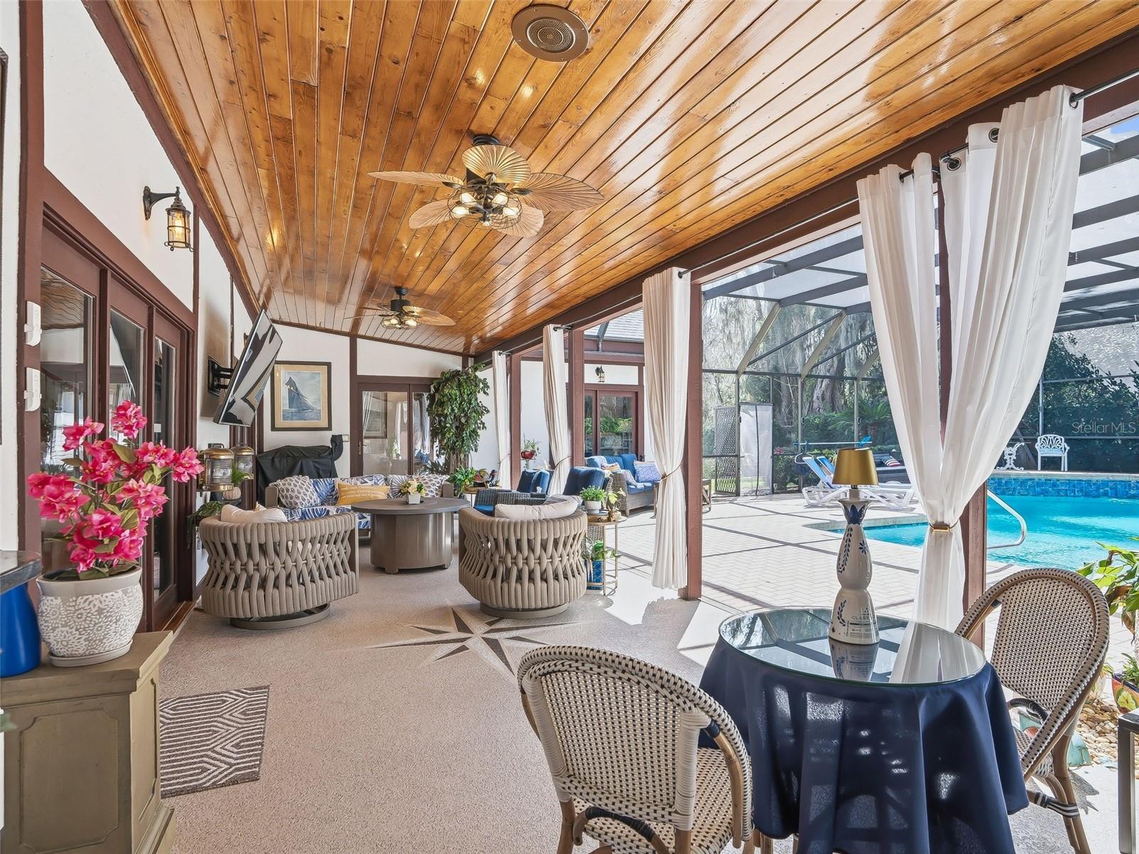 LAUREL RUN - Residential