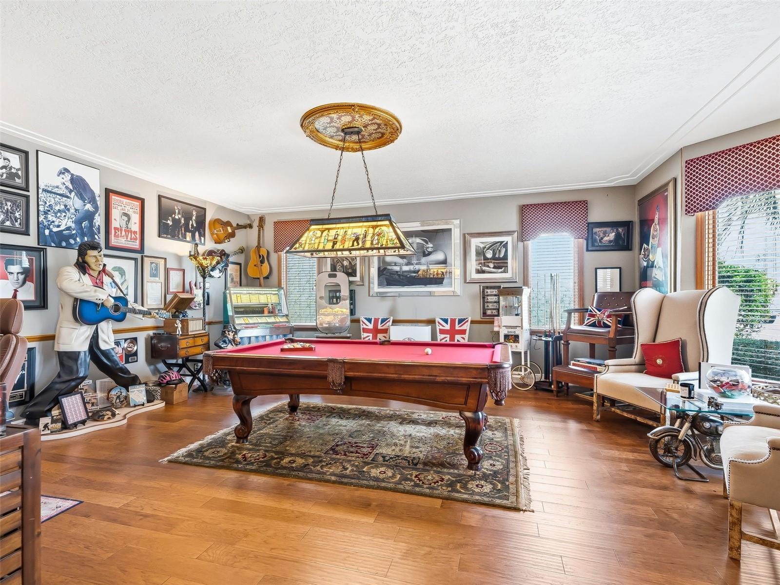 LAUREL RUN - Residential