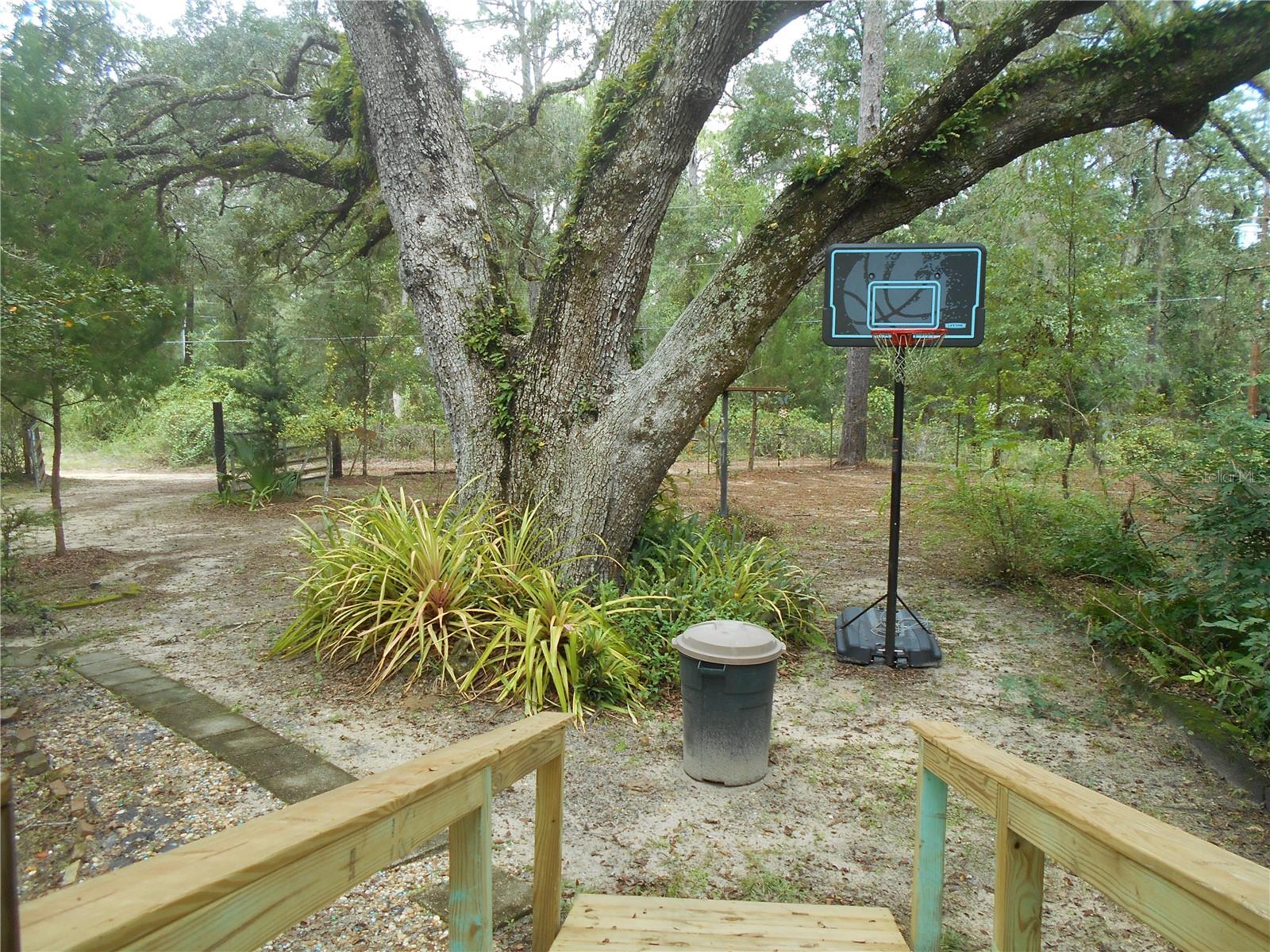FRST HILLS CAMPSITES - Residential