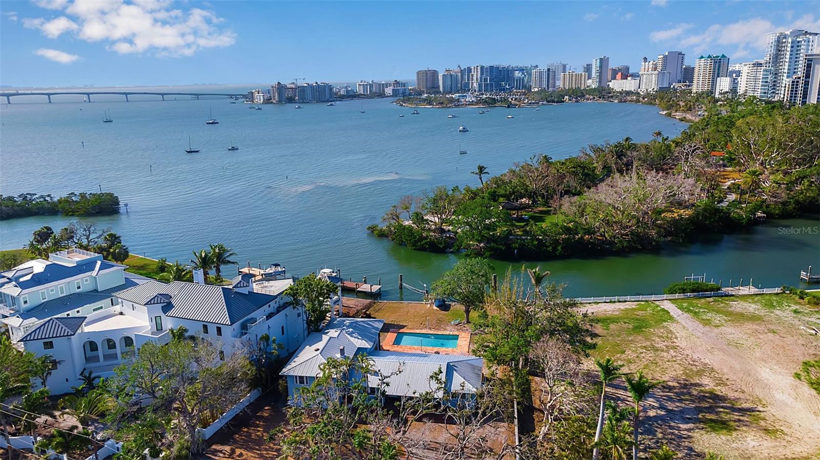 1479 BAY POINT DRIVE