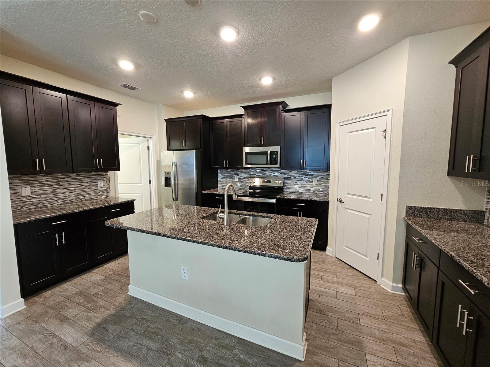 STOREY LAKE - Residential Lease