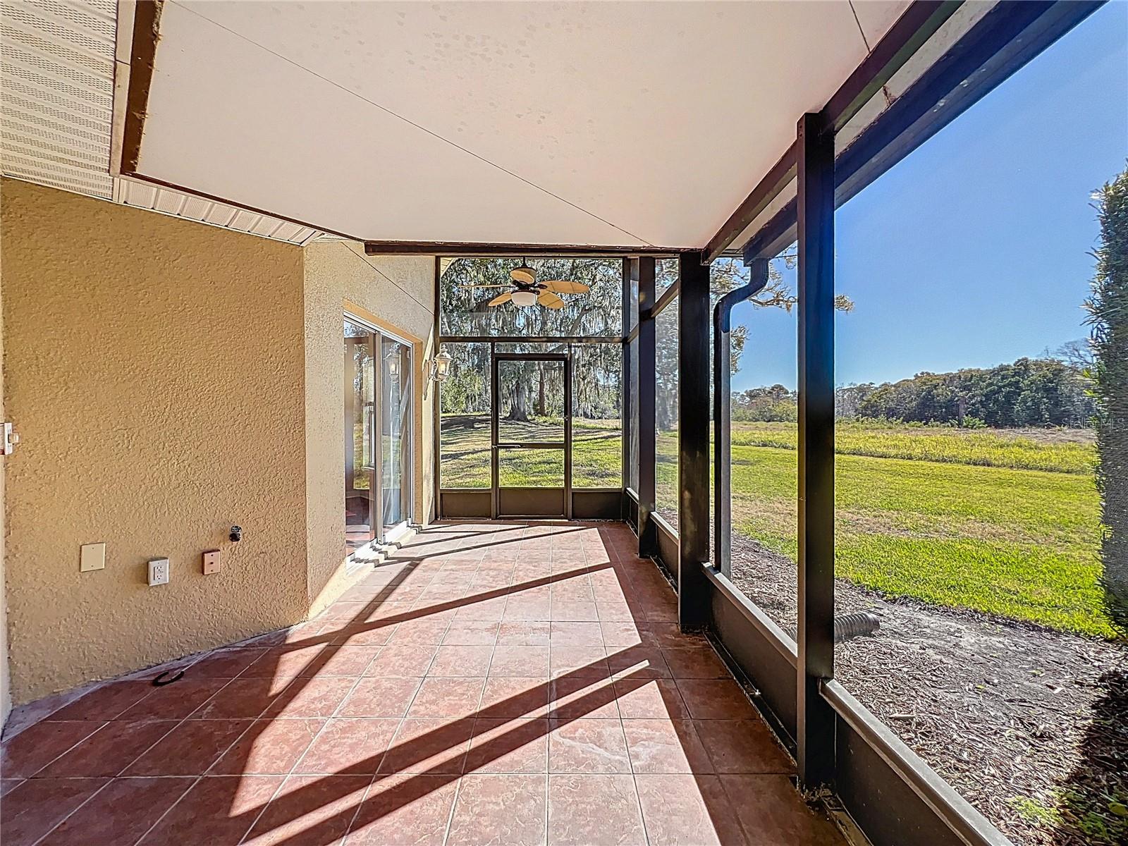 GOLFSIDE VILLAS - Residential