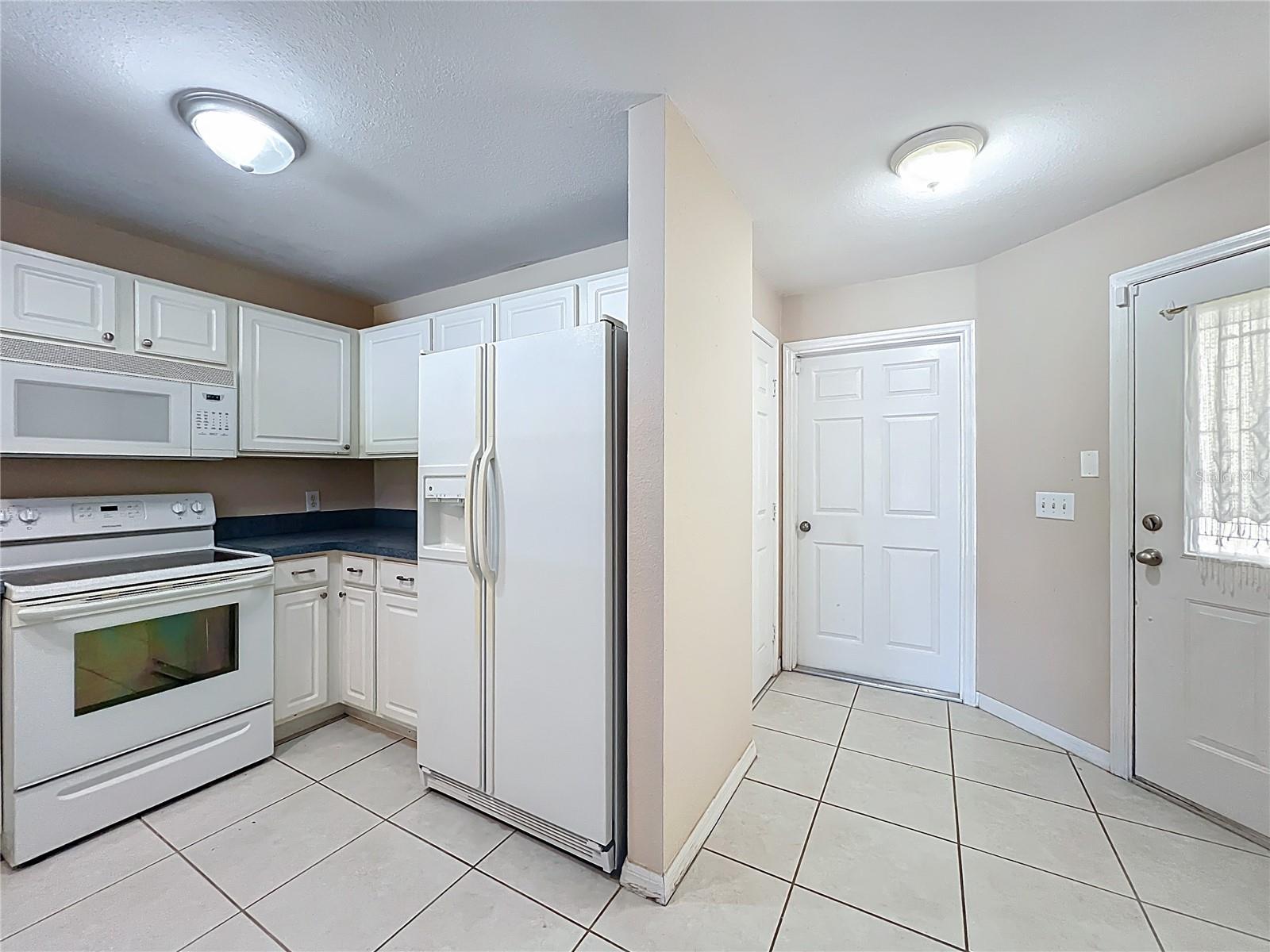 GOLFSIDE VILLAS - Residential