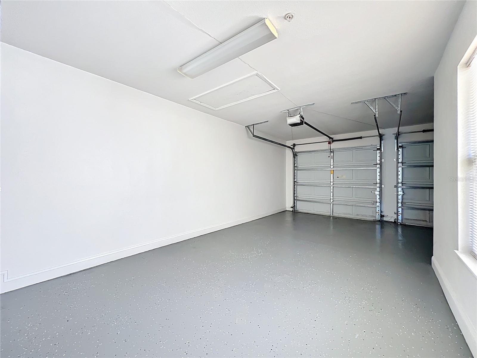 GOLFSIDE VILLAS - Residential