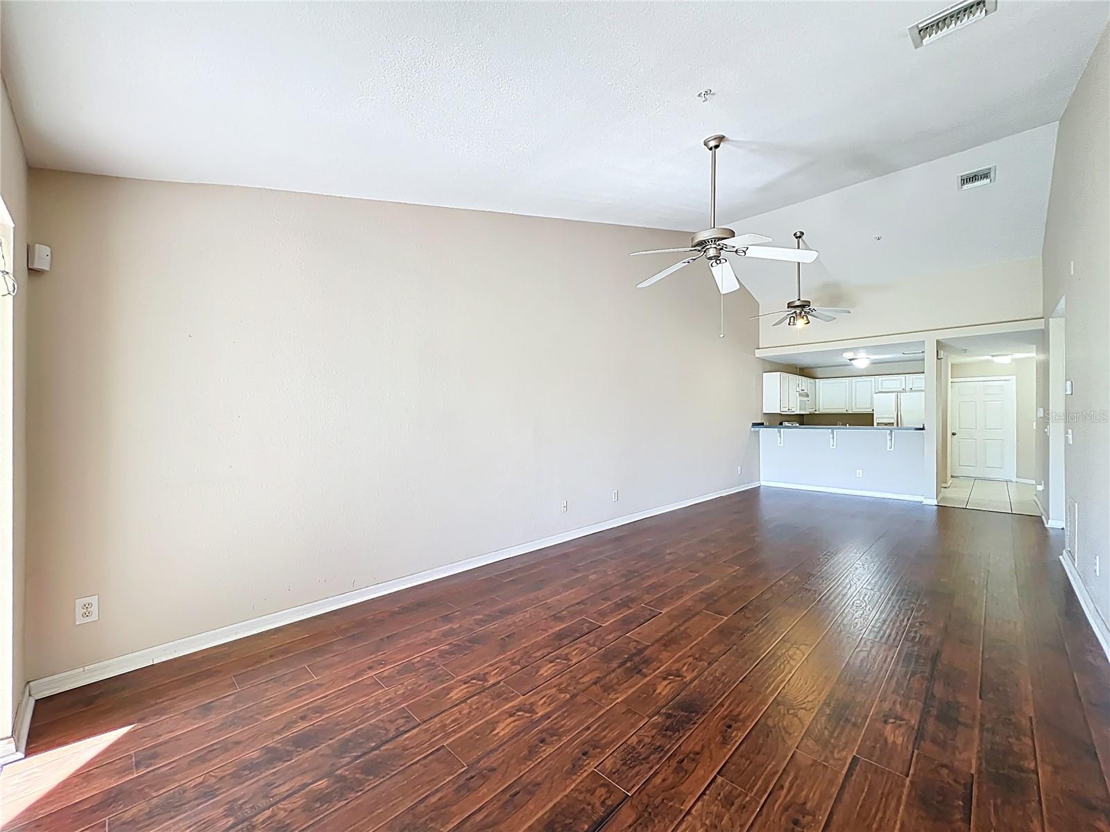 GOLFSIDE VILLAS - Residential