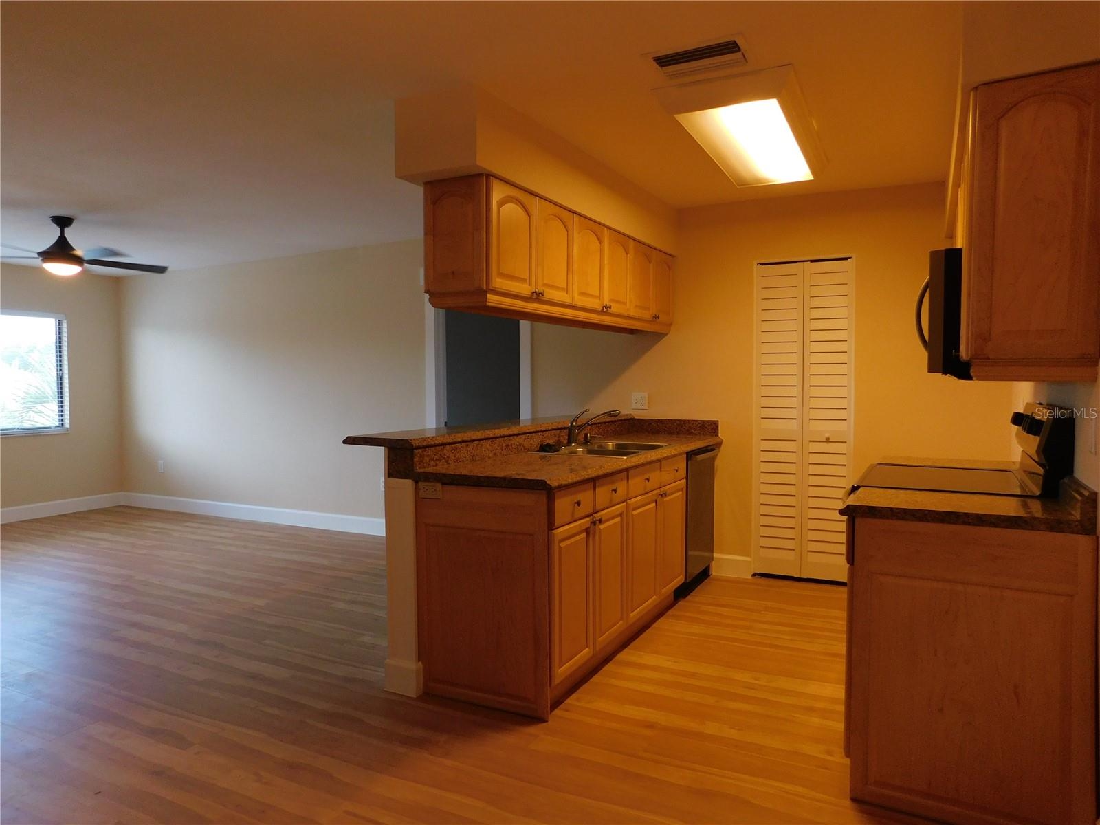 COUNTRY VILLAGE - Residential