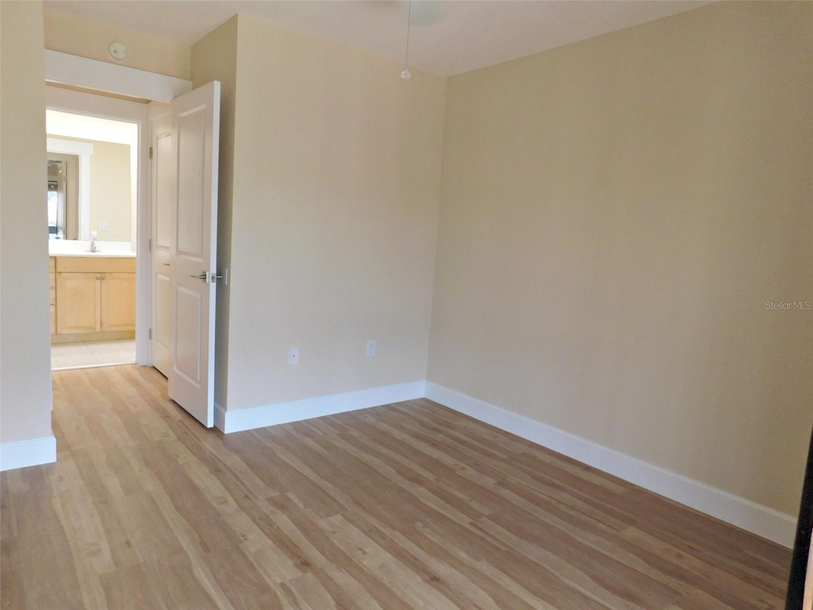 COUNTRY VILLAGE - Residential