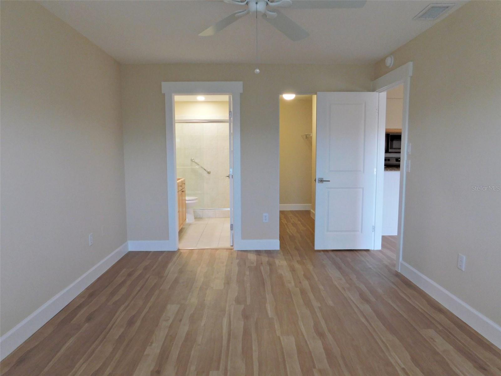 COUNTRY VILLAGE - Residential