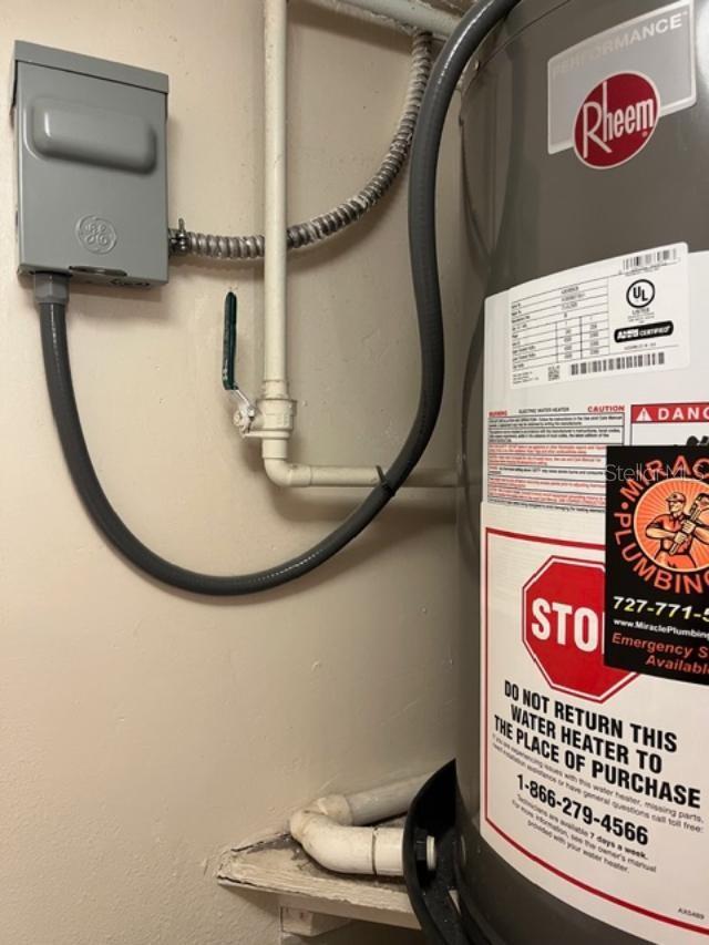 COUNTRY LAKES I CONDO - Residential