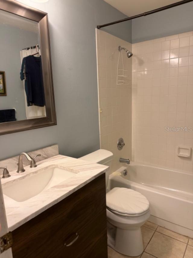 COUNTRY LAKES I CONDO - Residential