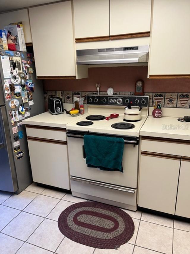 COUNTRY LAKES I CONDO - Residential