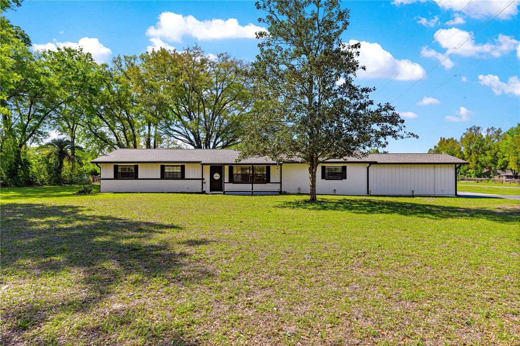 Photo of 2982 NE 49th Street, Ocala, FL 34479 (MLS # OM721733)