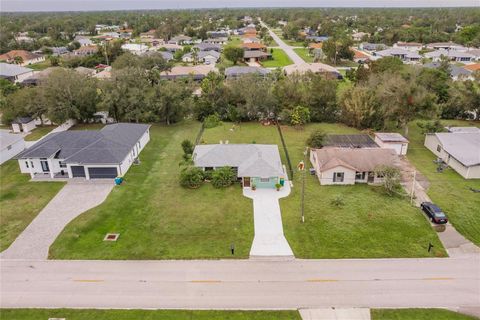 A home in PORT CHARLOTTE