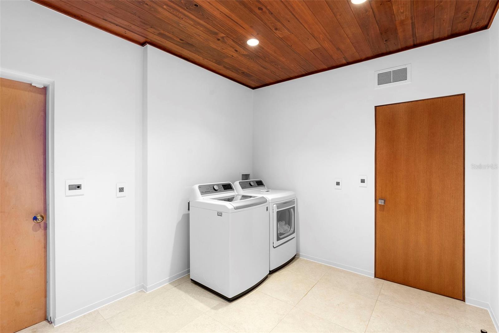 RIVERSIDE PARK NEW SMYRNA - Residential