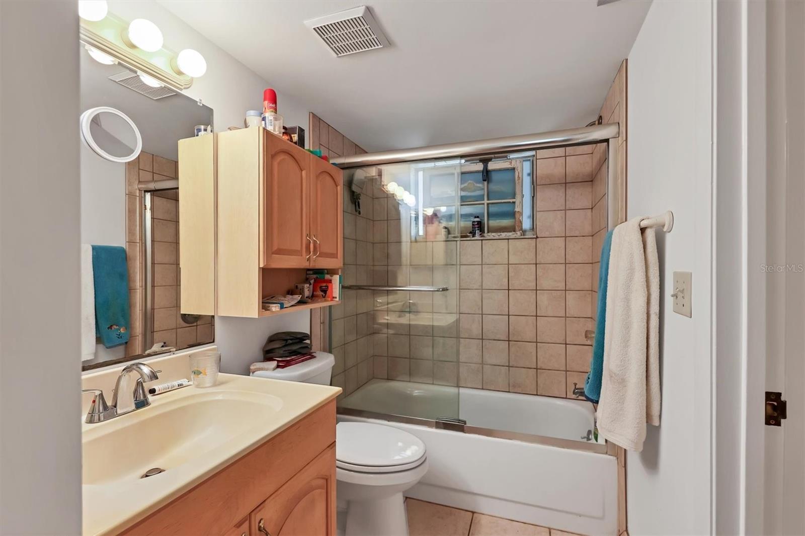 GLEN OAKS GARDEN APTS 2 PH2 - Residential