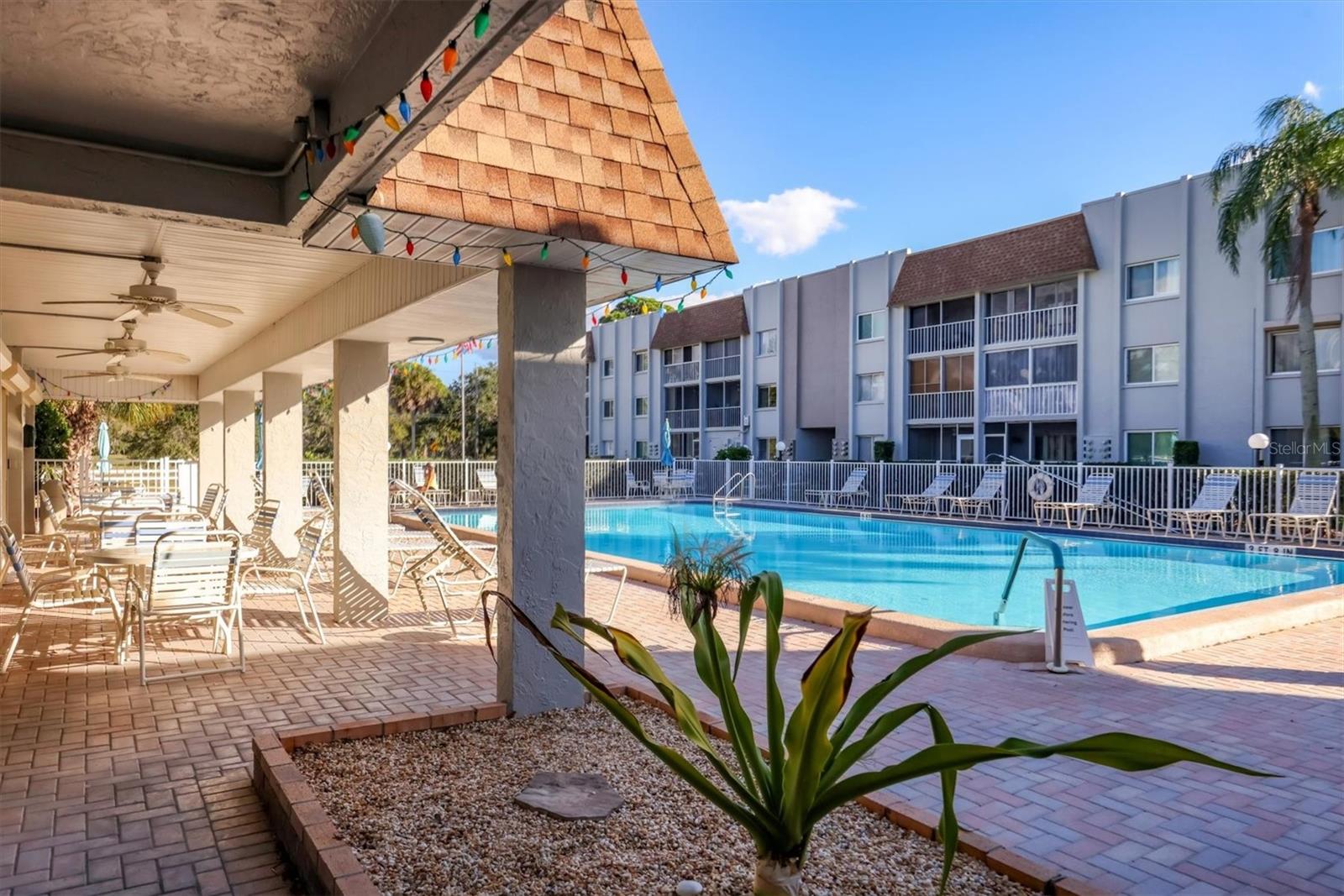 GLEN OAKS GARDEN APTS 2 PH2 - Residential