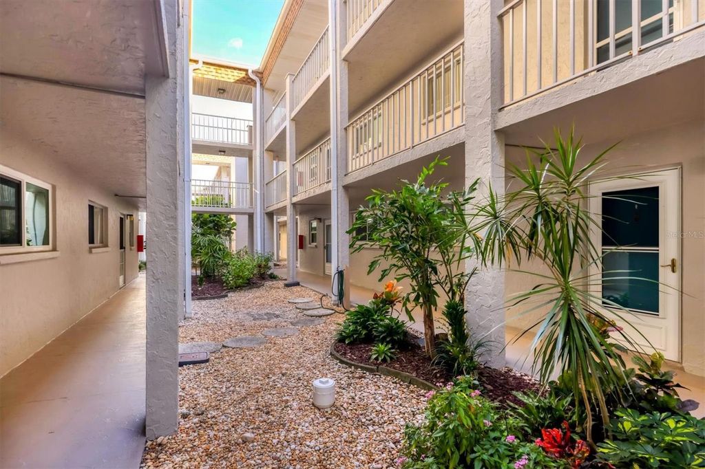Photo of 1310 Glen Oaks Drive E #285E, Sarasota, FL 34232 (MLS # A4676932)