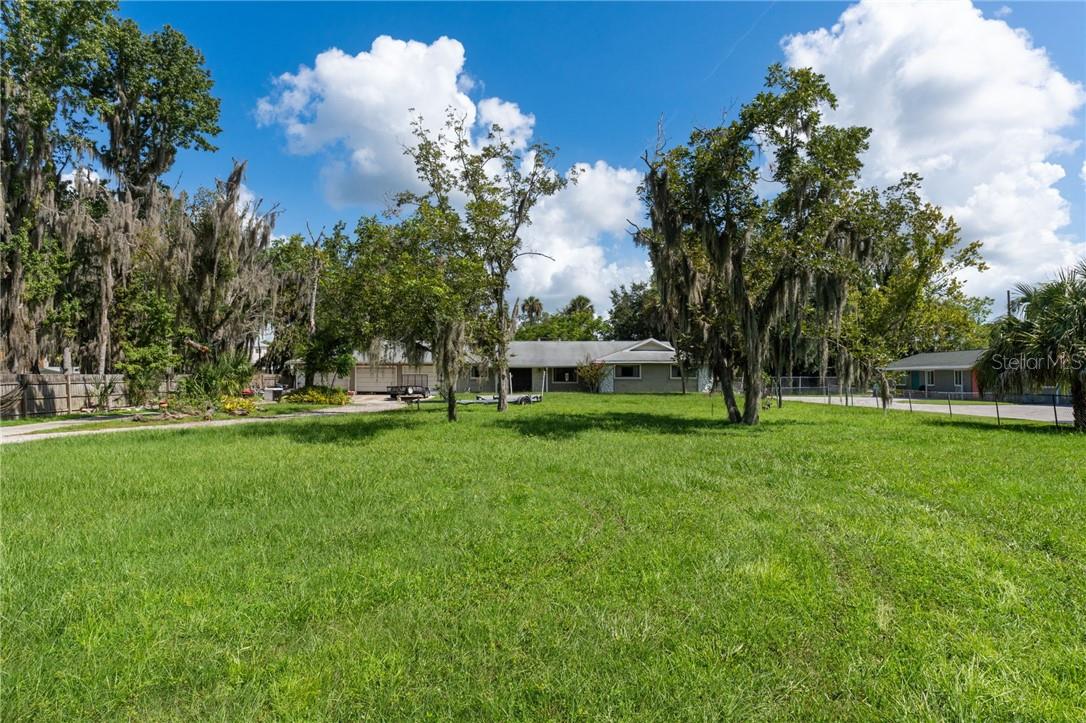149 & 151 SE Paradise Point ROAD