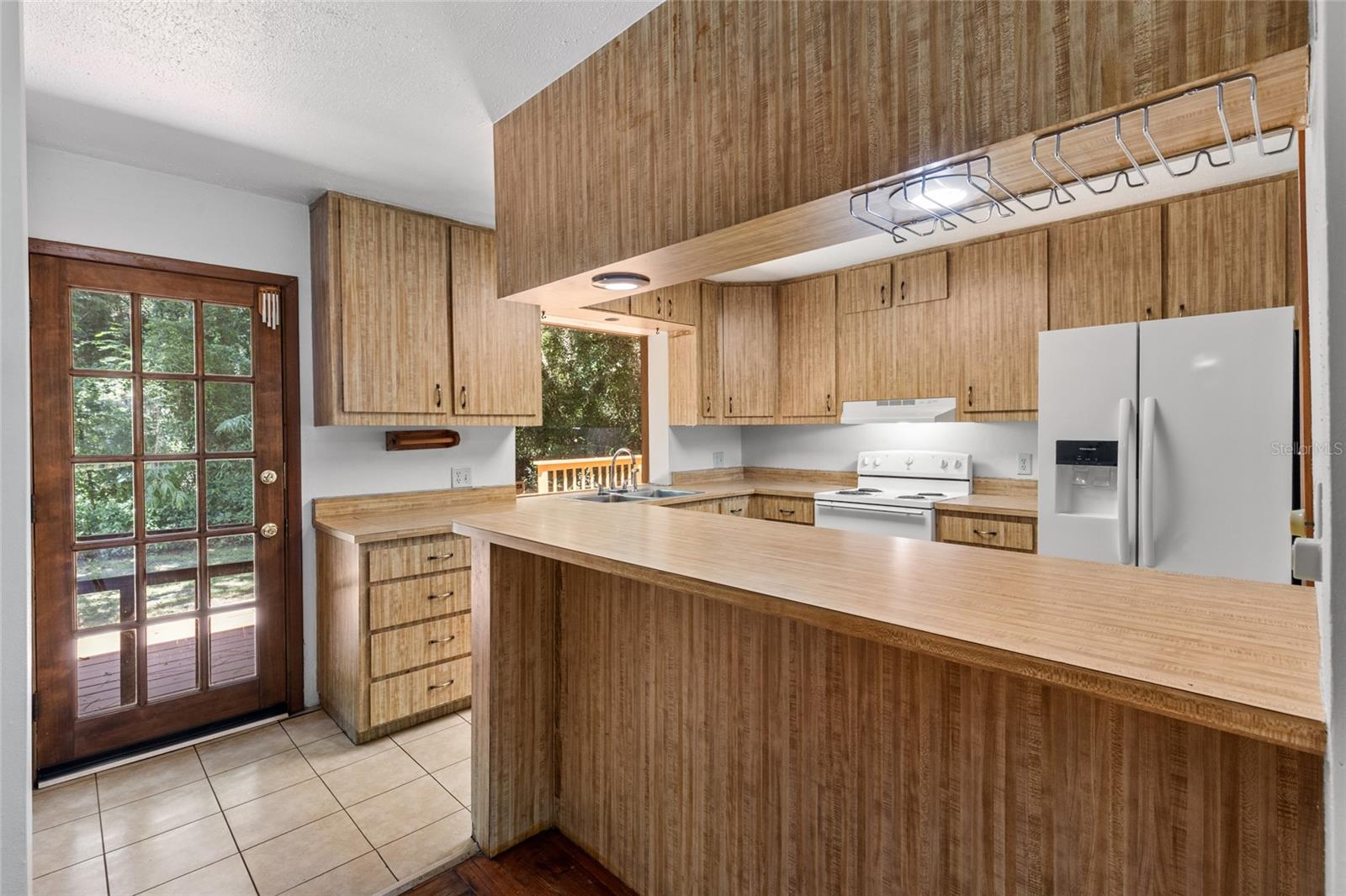 WOODLAND HILLS - Residential