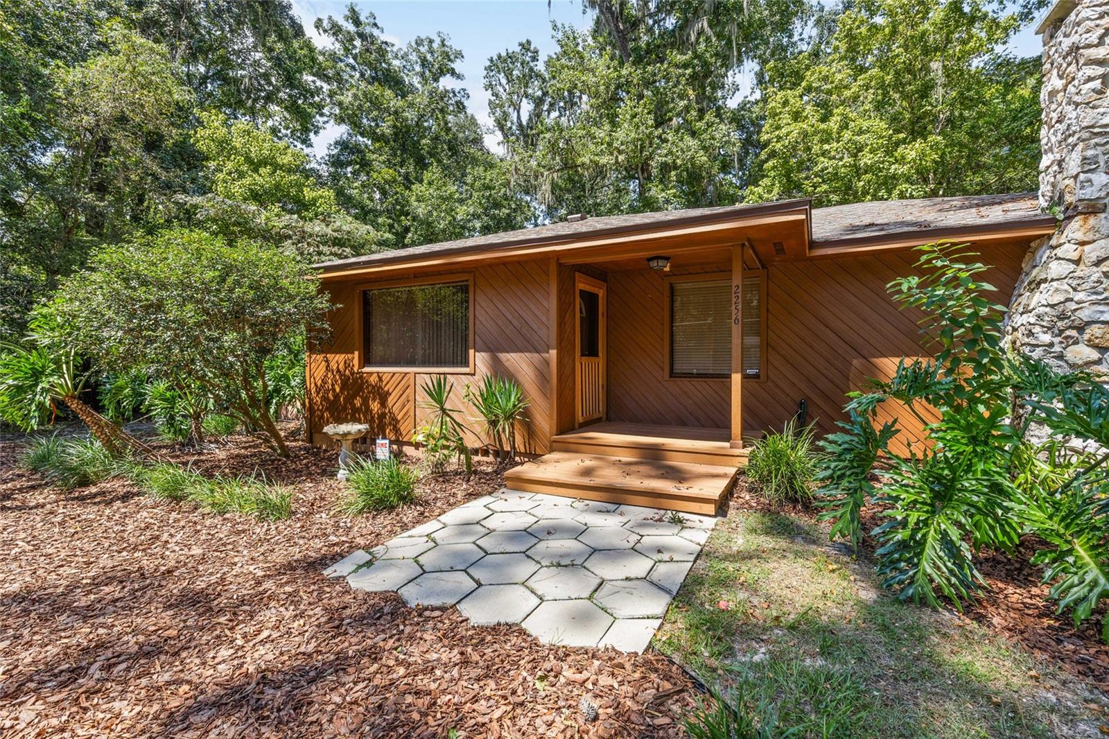 WOODLAND HILLS - Residential