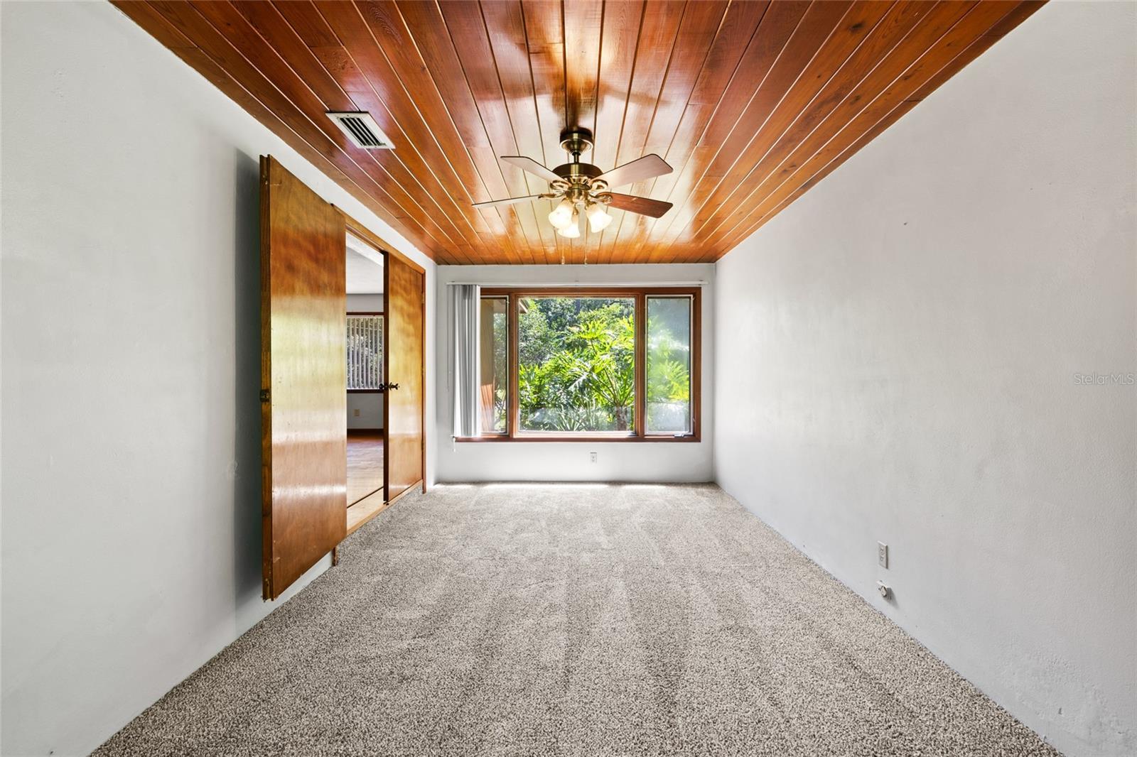 WOODLAND HILLS - Residential