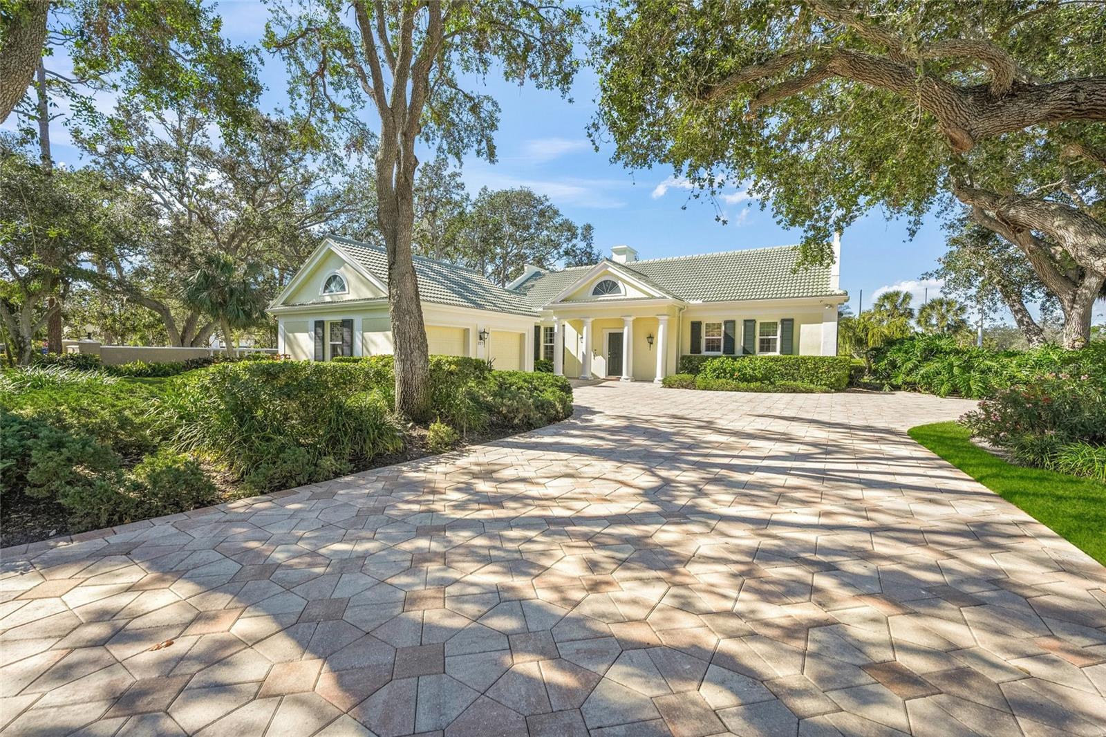 227 SAINT JAMES PARK